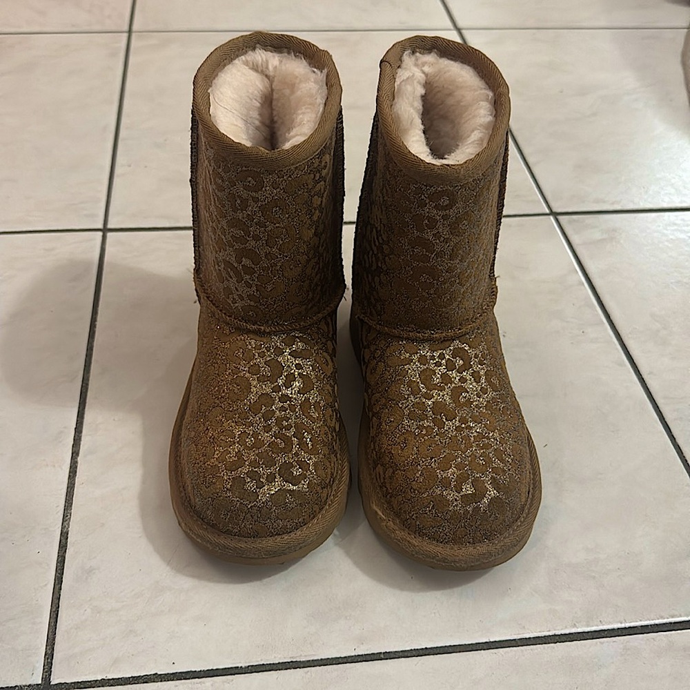 Girls size 13 glitter Ugg boots